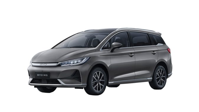 BYD M6
